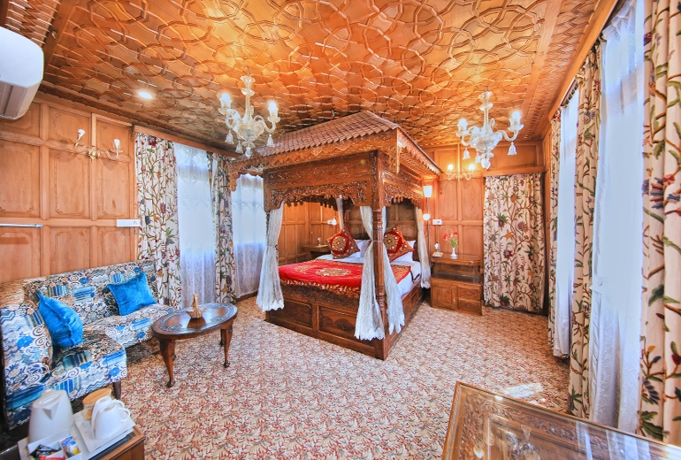 Luxury Suite Room