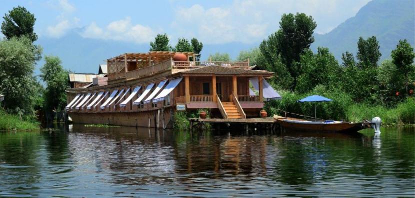 Do Houseboats in Srinagar Move?
