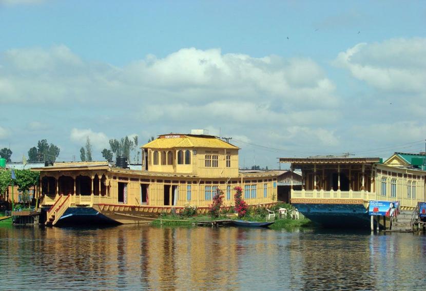 Facilities at Kolu Houseboats