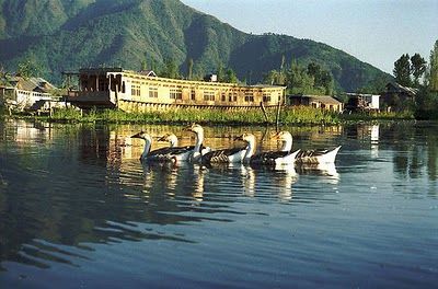 Houseboats of Kashmir - Discount Rates, No Booking Fees