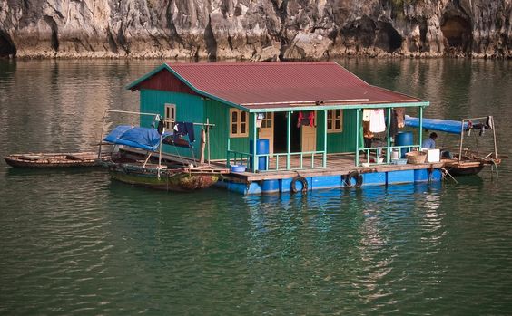 How to Select a Houseboat Accommodation in Dal Lake?