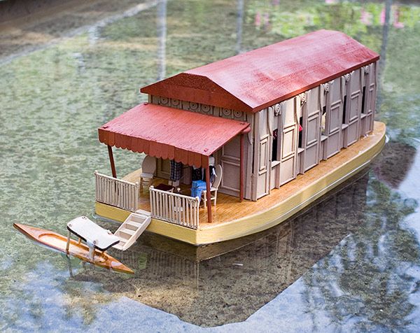 Imagine Your Night Stay at Kashmir Houseboats