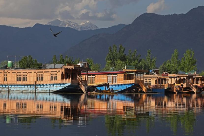 Pandemic Cant Sink Kashmiri Houseboats